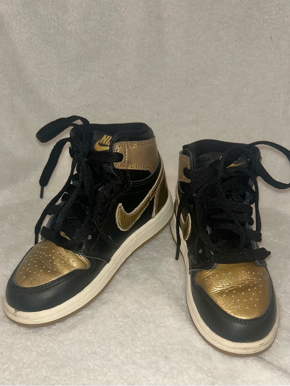 Air Jordan 1 Retro High OG PS Black Metallic Gold preschool kids sneaker size 11